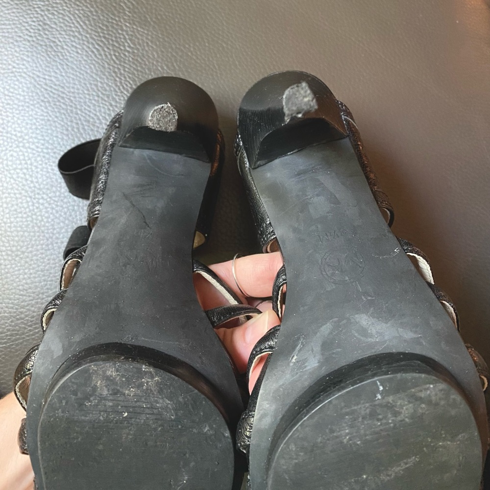 Michael Kors black leather strappy sandals -8&1/2 - Picture 9 of 11